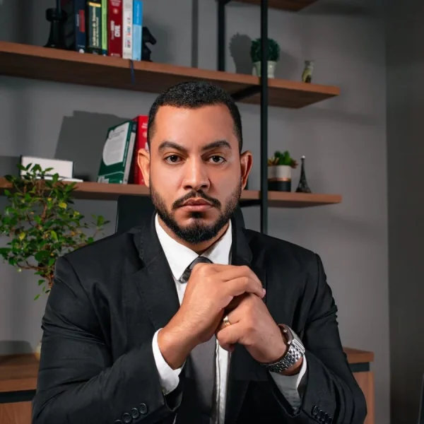 Dr. Ayrton Melo, advogado trabalhista